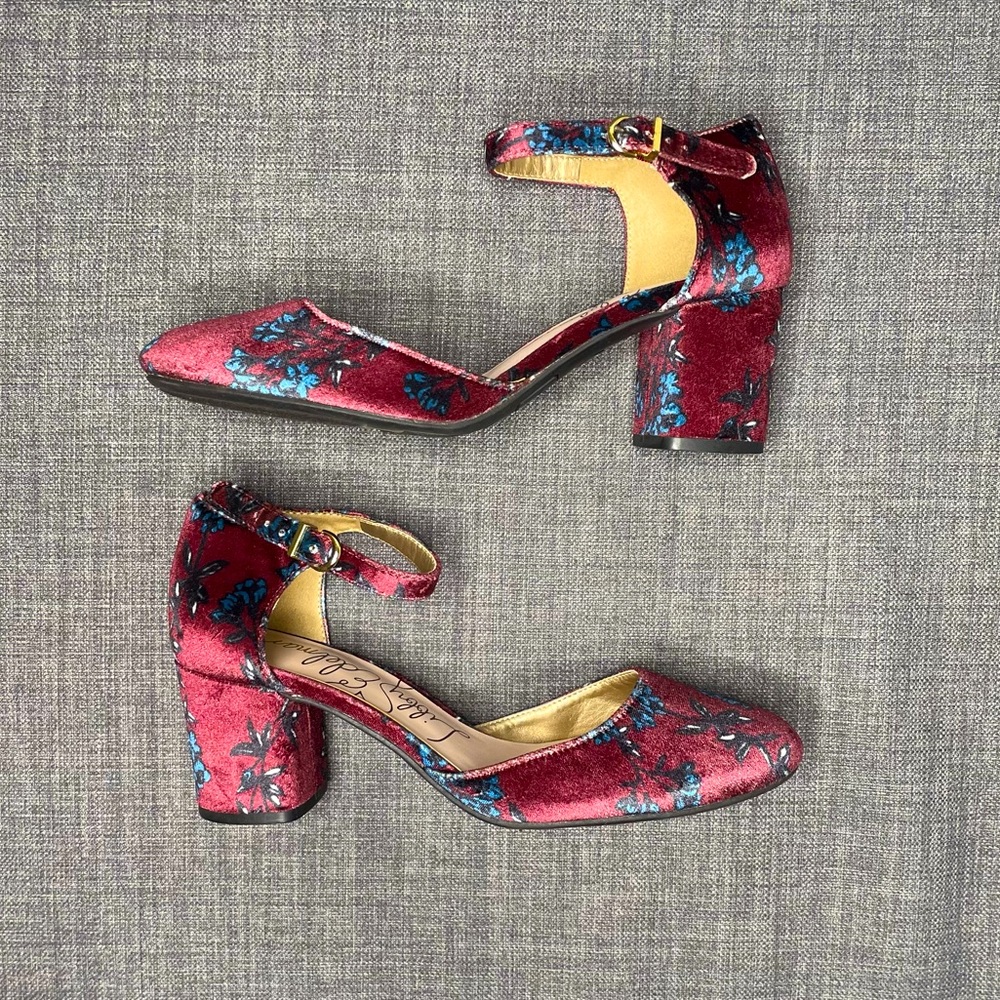 Libby Edelman Velvet Jennifer Pump - Picture 2 of 14